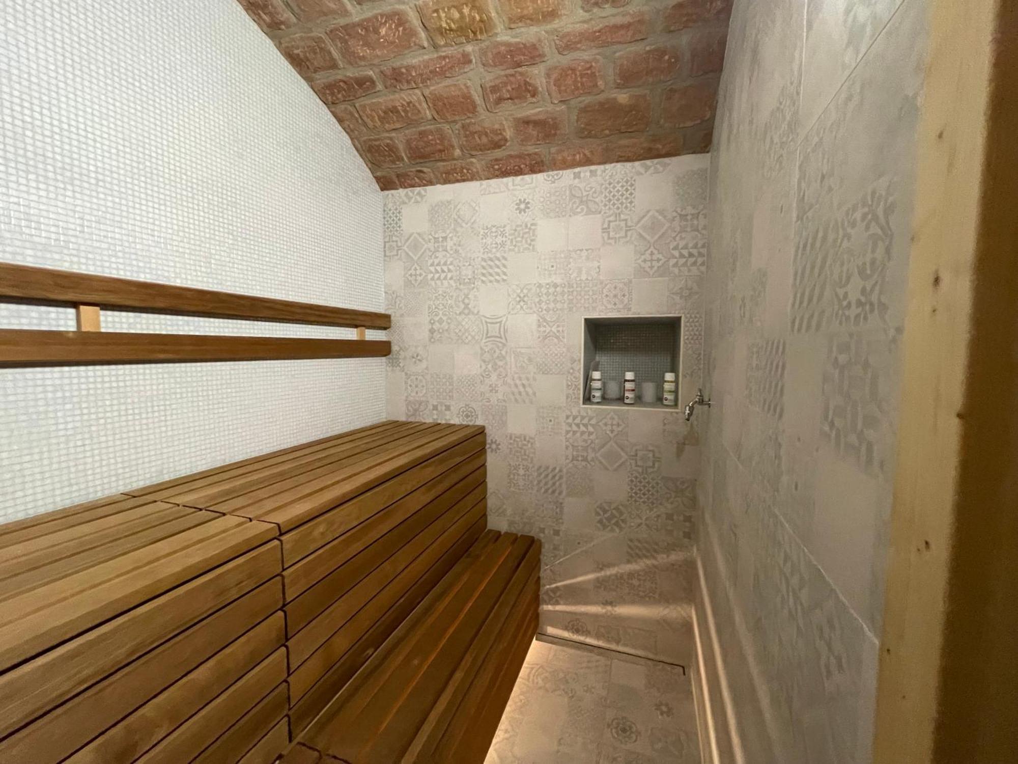Luxurioese Ferienwohnung Mit Wellness Oase Саарбург Экстерьер фото
