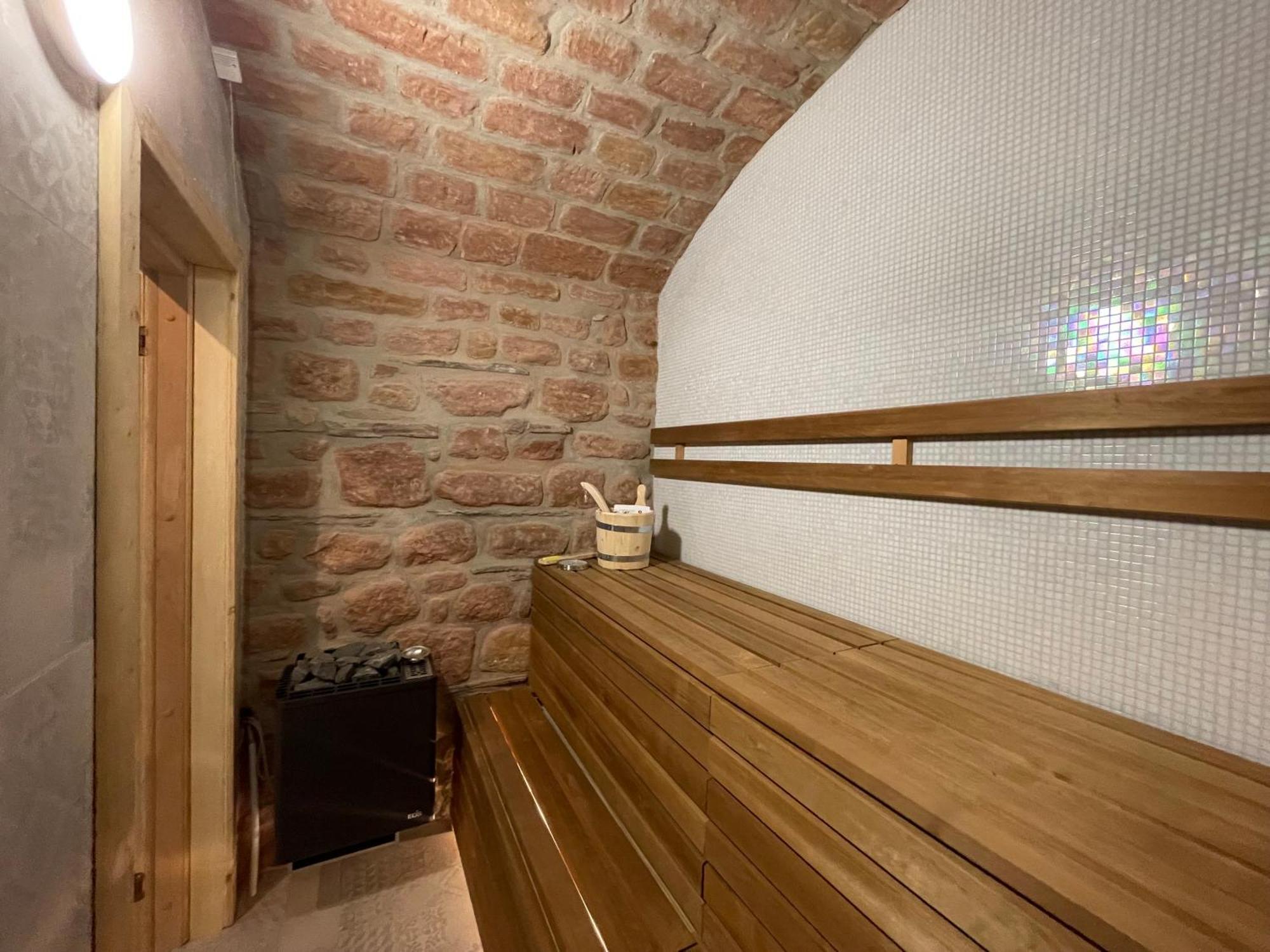 Luxurioese Ferienwohnung Mit Wellness Oase Саарбург Экстерьер фото