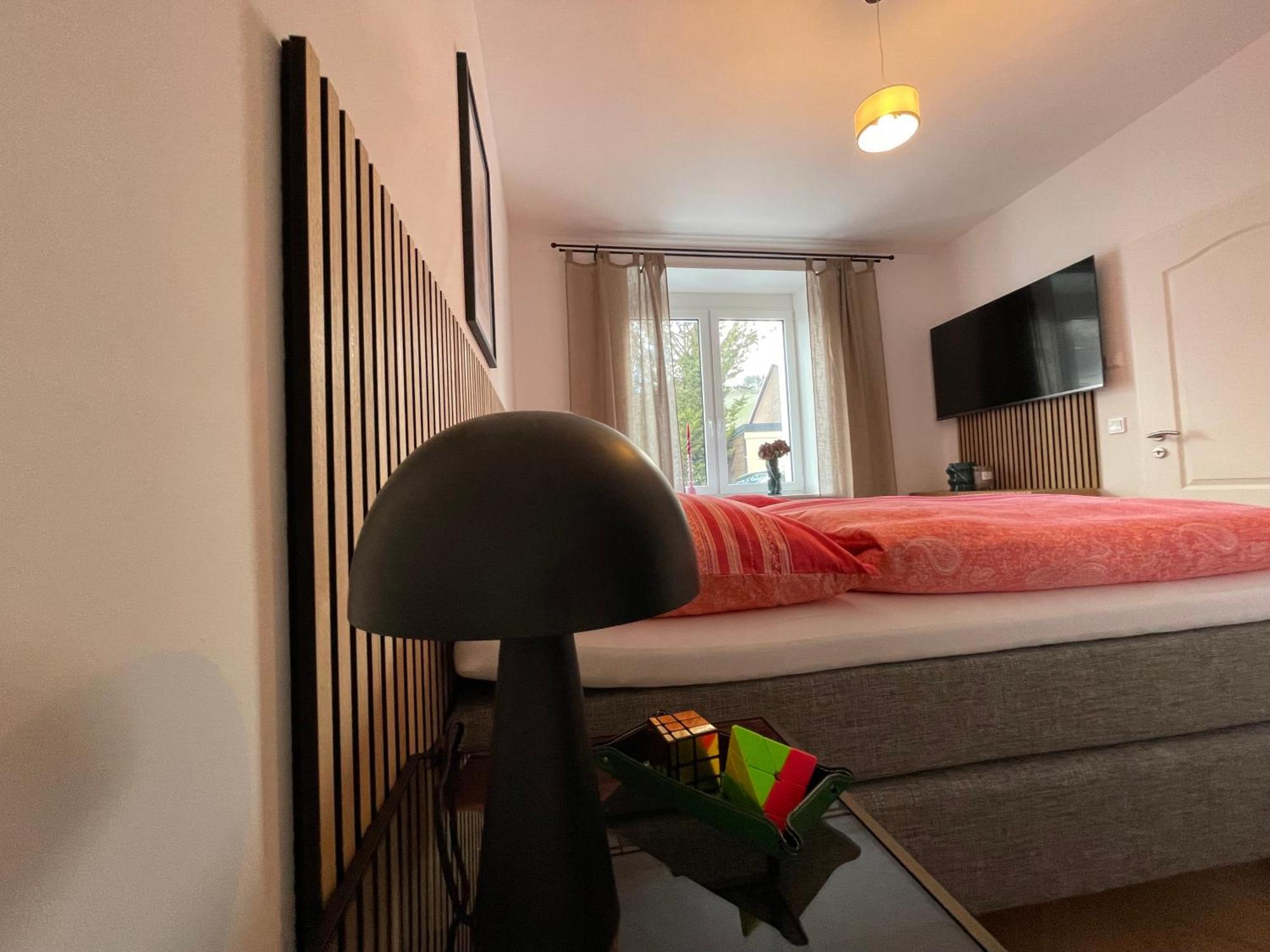 Luxurioese Ferienwohnung Mit Wellness Oase Саарбург Экстерьер фото